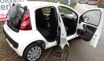 Peugeot 107 personenauto vol